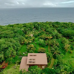 https://villa-oceanside-glass-on-three-gorgeous-acres.hotelsinhawaii.org